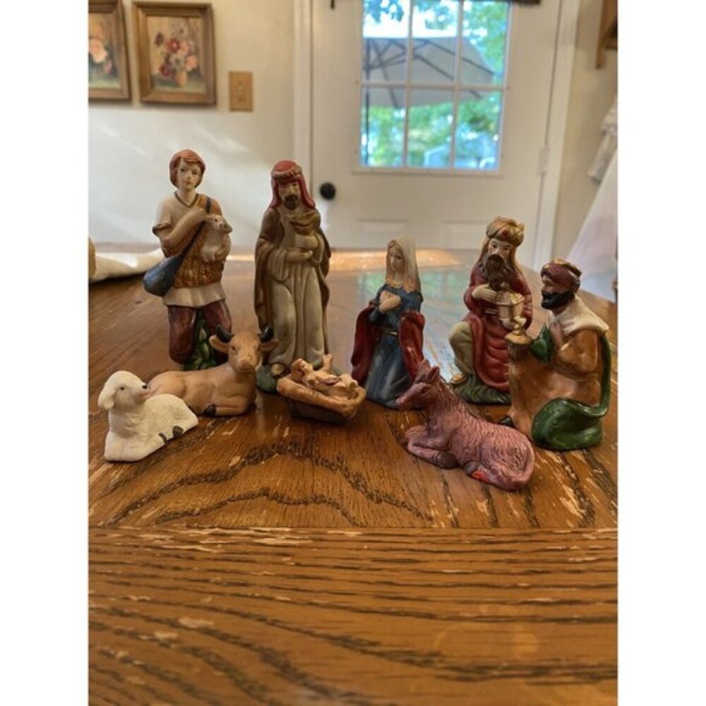 Vintage Hand-Painted Ceramic Nativity Set 9-Piece With Mary Joseph Baby Jesus Wi